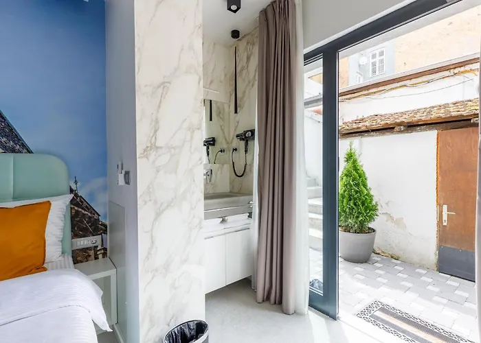 ゲストハウス Ferhadija 31 Old Town サラエヴォ