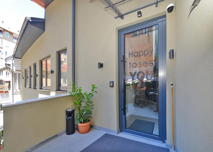 ゲストハウス Ferhadija 31 Old Town 4*