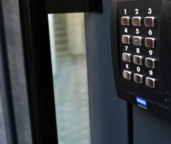 ゲストハウス Ferhadija 31 Old Town 4*